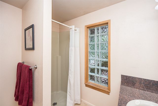 18816 51st Street E, Lake Tapps, WA 98391