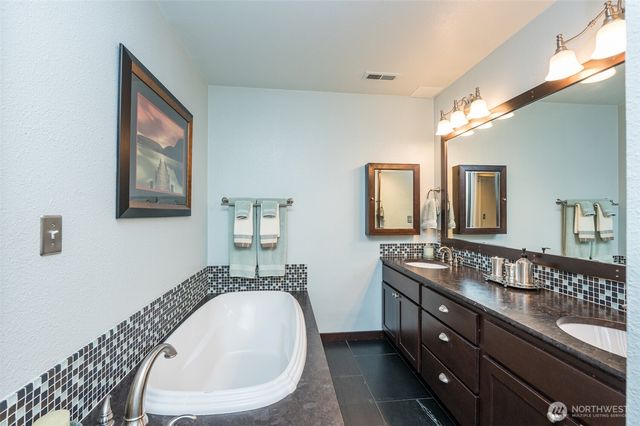 18816 51st Street E, Lake Tapps, WA 98391