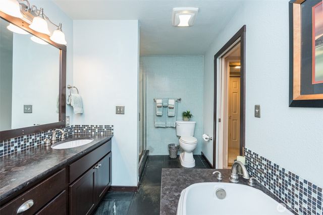 18816 51st Street E, Lake Tapps, WA 98391