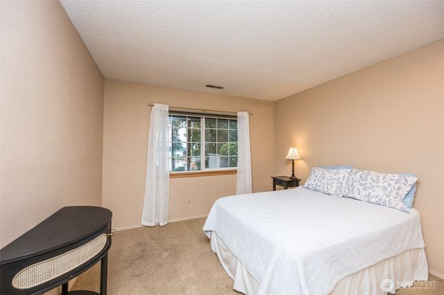 18816 51st Street E, Lake Tapps, WA 98391