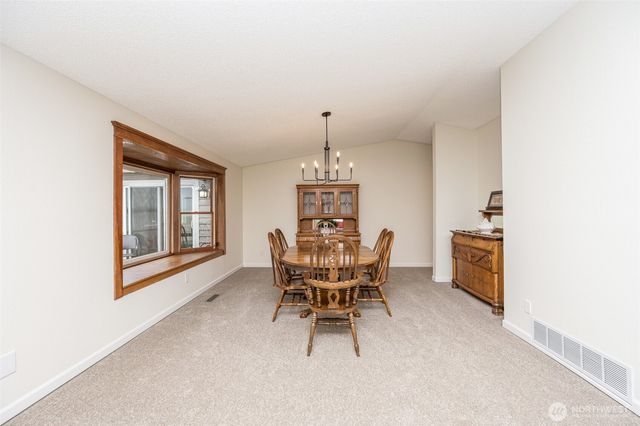 18816 51st Street E, Lake Tapps, WA 98391