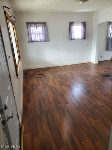 419 Broadway Street, Martins Ferry, OH 43935