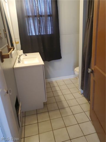 419 Broadway Street, Martins Ferry, OH 43935