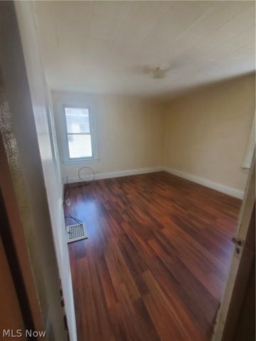 419 Broadway Street, Martins Ferry, OH 43935