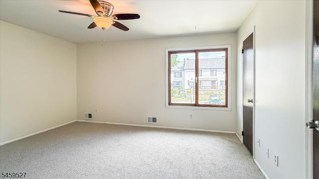584 Dell Pl 84, Stanhope Boro, NJ 07874