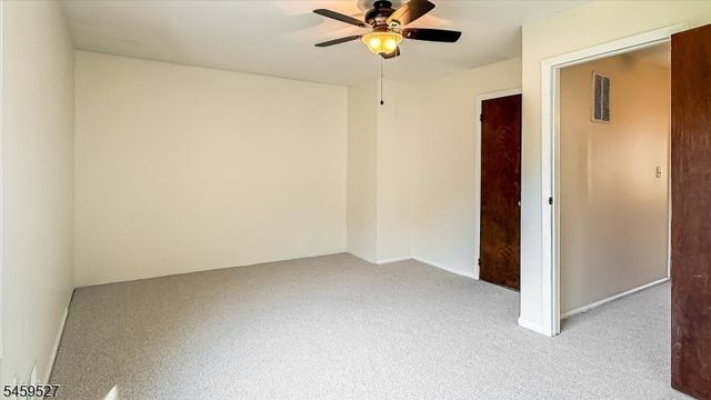 584 Dell Pl 84, Stanhope Boro, NJ 07874