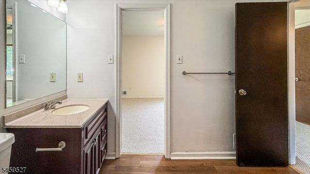 584 Dell Pl 84, Stanhope Boro, NJ 07874
