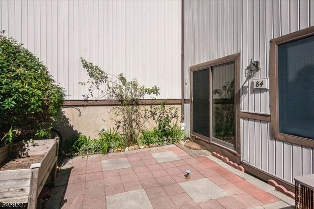 584 Dell Pl 84, Stanhope Boro, NJ 07874