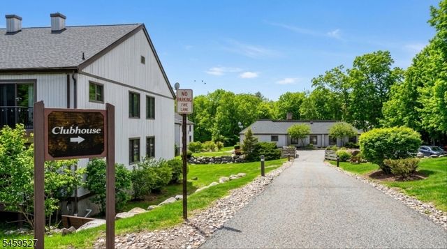 584 Dell Pl 84, Stanhope Boro, NJ 07874
