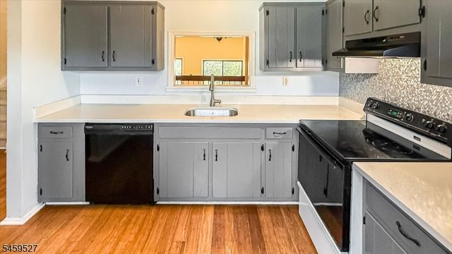 584 Dell Pl 84, Stanhope Boro, NJ 07874