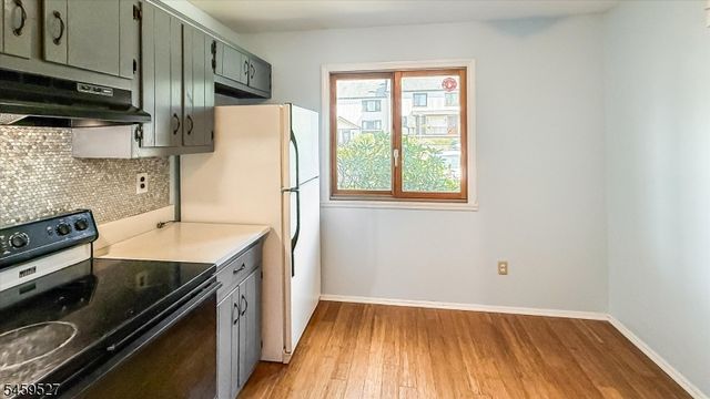 584 Dell Pl 84, Stanhope Boro, NJ 07874