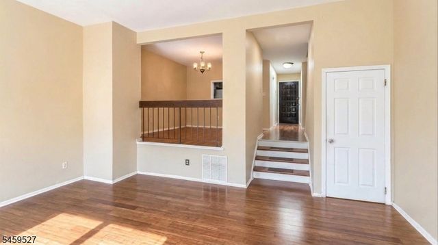 584 Dell Pl 84, Stanhope Boro, NJ 07874