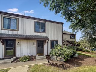 584 Dell Pl 84, Stanhope Boro, NJ 07874