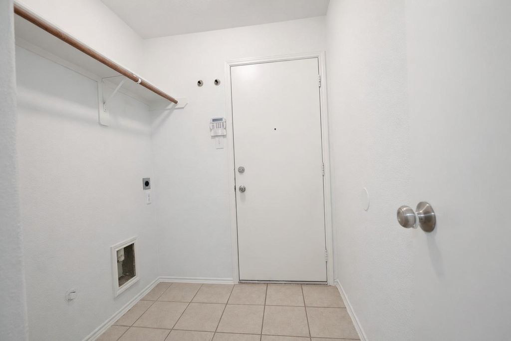 Image 15 of property listing at 7907 Fire Thorn Lane, Cypress, TX 77433