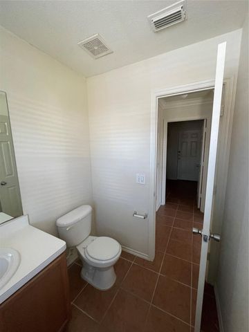 10506 Sugar Trace Drive, Sugar Land, TX 77498