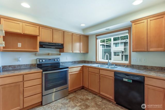 632 95th Court SE, Everett, WA 98208