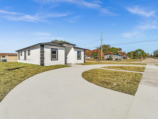 803 20th N St, Fort Pierce, FL 34950