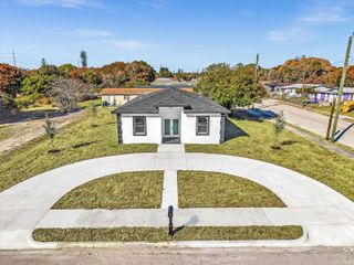 803 20th N St, Fort Pierce, FL 34950