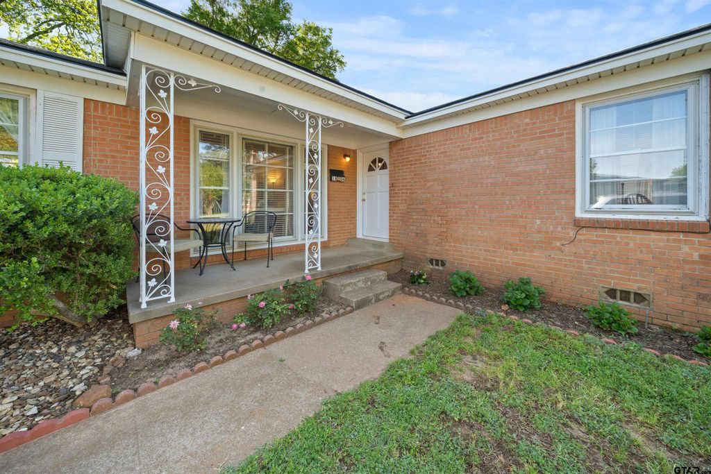1806 Jarrel AVE, Tyler, TX 75701