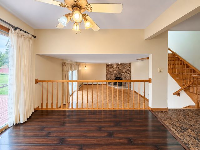 1428 Roslyn Road, Schaumburg, IL 60193