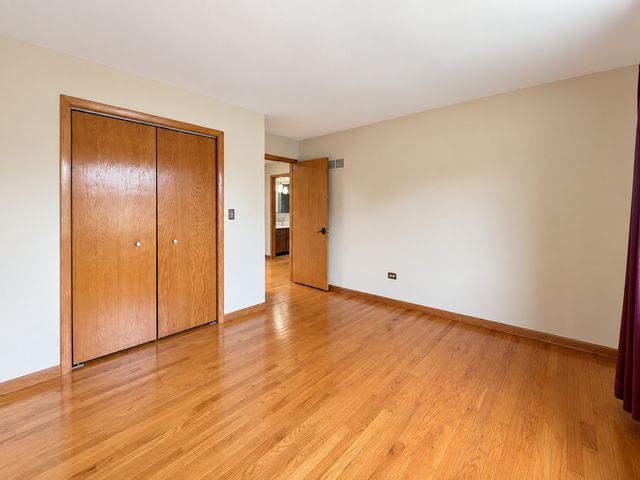 1428 Roslyn Road, Schaumburg, IL 60193