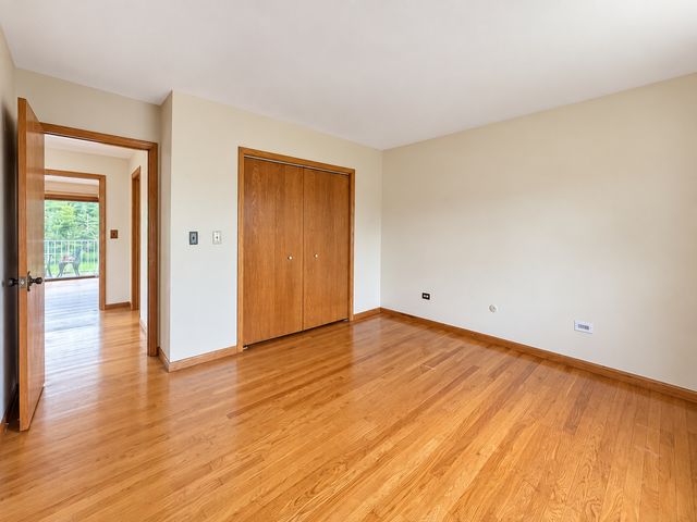 1428 Roslyn Road, Schaumburg, IL 60193