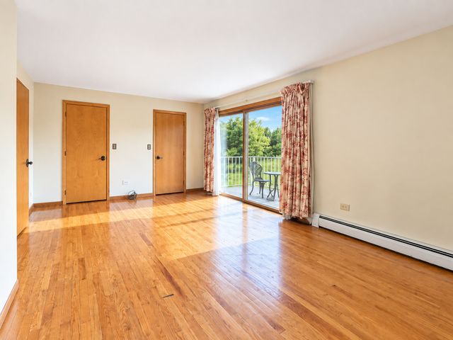 1428 Roslyn Road, Schaumburg, IL 60193