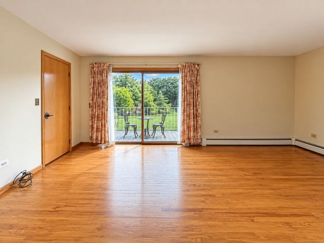 1428 Roslyn Road, Schaumburg, IL 60193