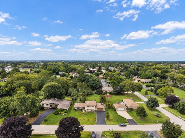 1428 Roslyn Road, Schaumburg, IL 60193