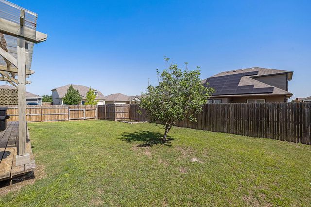 201 Garcitas Creek LN, Hutto, TX 78634
