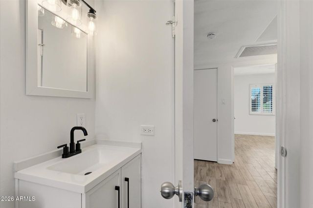 840 E OCOTILLO Road, Phoenix, AZ 85014