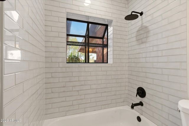 840 E OCOTILLO Road, Phoenix, AZ 85014