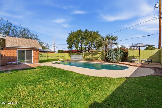 840 E OCOTILLO Road, Phoenix, AZ 85014