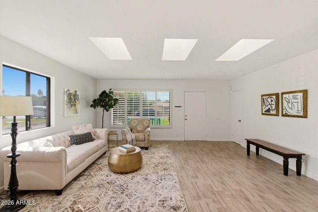 840 E OCOTILLO Road, Phoenix, AZ 85014