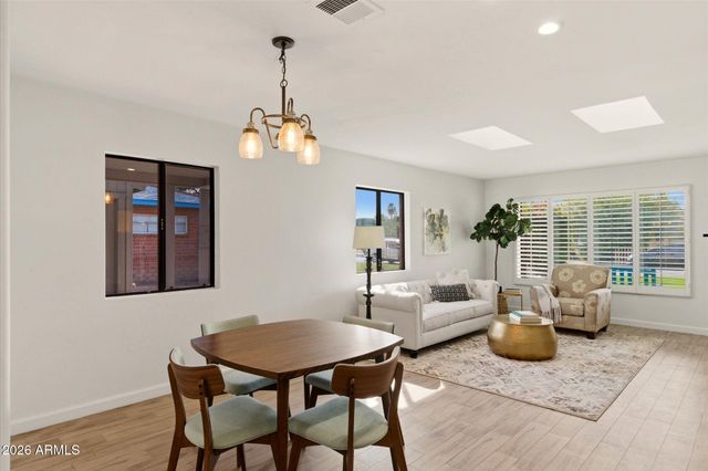 840 E OCOTILLO Road, Phoenix, AZ 85014