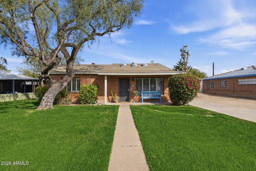 840 E OCOTILLO Road, Phoenix, AZ 85014