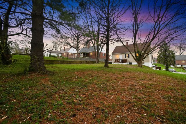 20 RidgeView Avenue, Florence, KY 41042