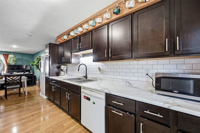 410 Hawaii Court, Iowa City, IA 52246