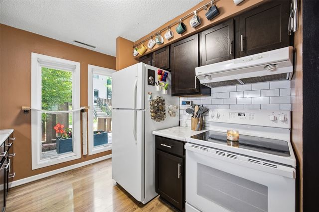 410 Hawaii Court, Iowa City, IA 52246