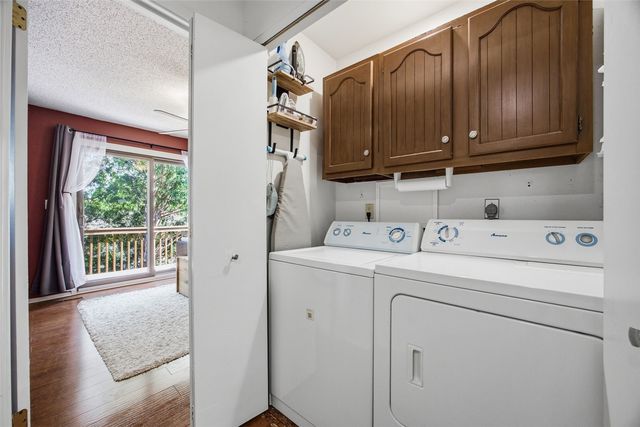 410 Hawaii Court, Iowa City, IA 52246