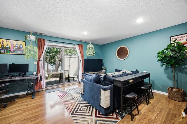 410 Hawaii Court, Iowa City, IA 52246