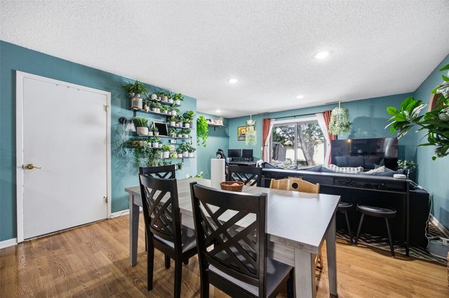 410 Hawaii Court, Iowa City, IA 52246
