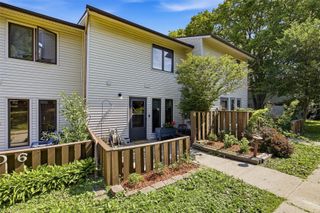 410 Hawaii Court, Iowa City, IA 52246