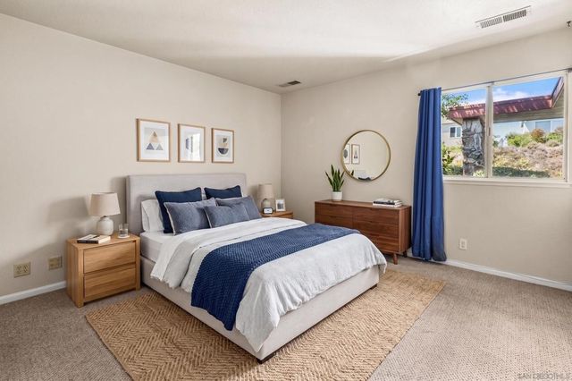3808 Vista Campana 26, Oceanside, CA 92057