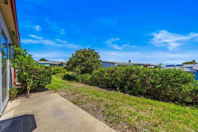 3808 Vista Campana 26, Oceanside, CA 92057