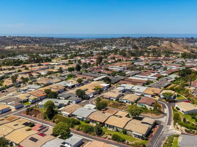 3808 Vista Campana 26, Oceanside, CA 92057