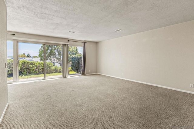 3808 Vista Campana 26, Oceanside, CA 92057