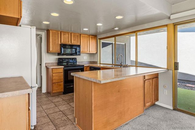 3808 Vista Campana 26, Oceanside, CA 92057