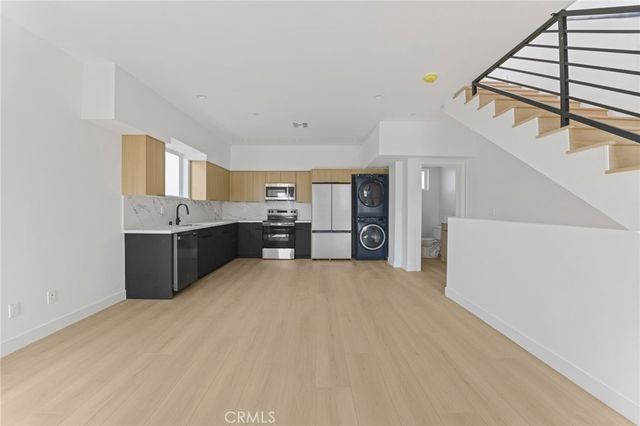 4513 Rosewood, Los Angeles, CA 90004