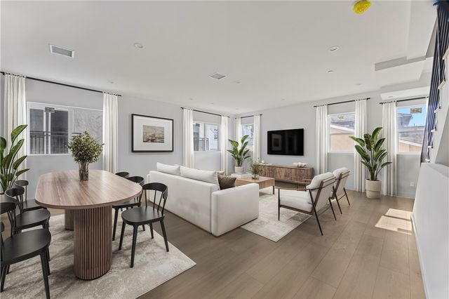 4513 Rosewood, Los Angeles, CA 90004